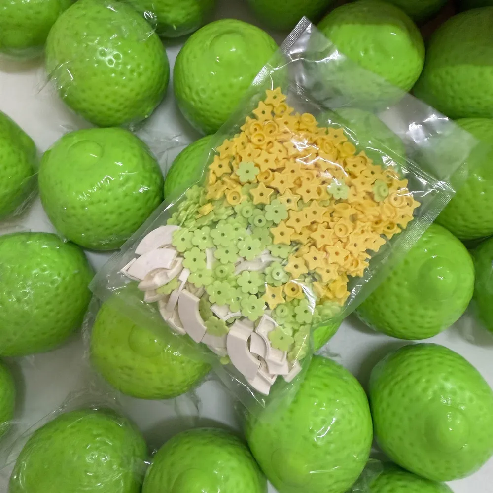 Color Changing Lime Stress Ball Squishy Stress Relief Decompression Toy — photo 3