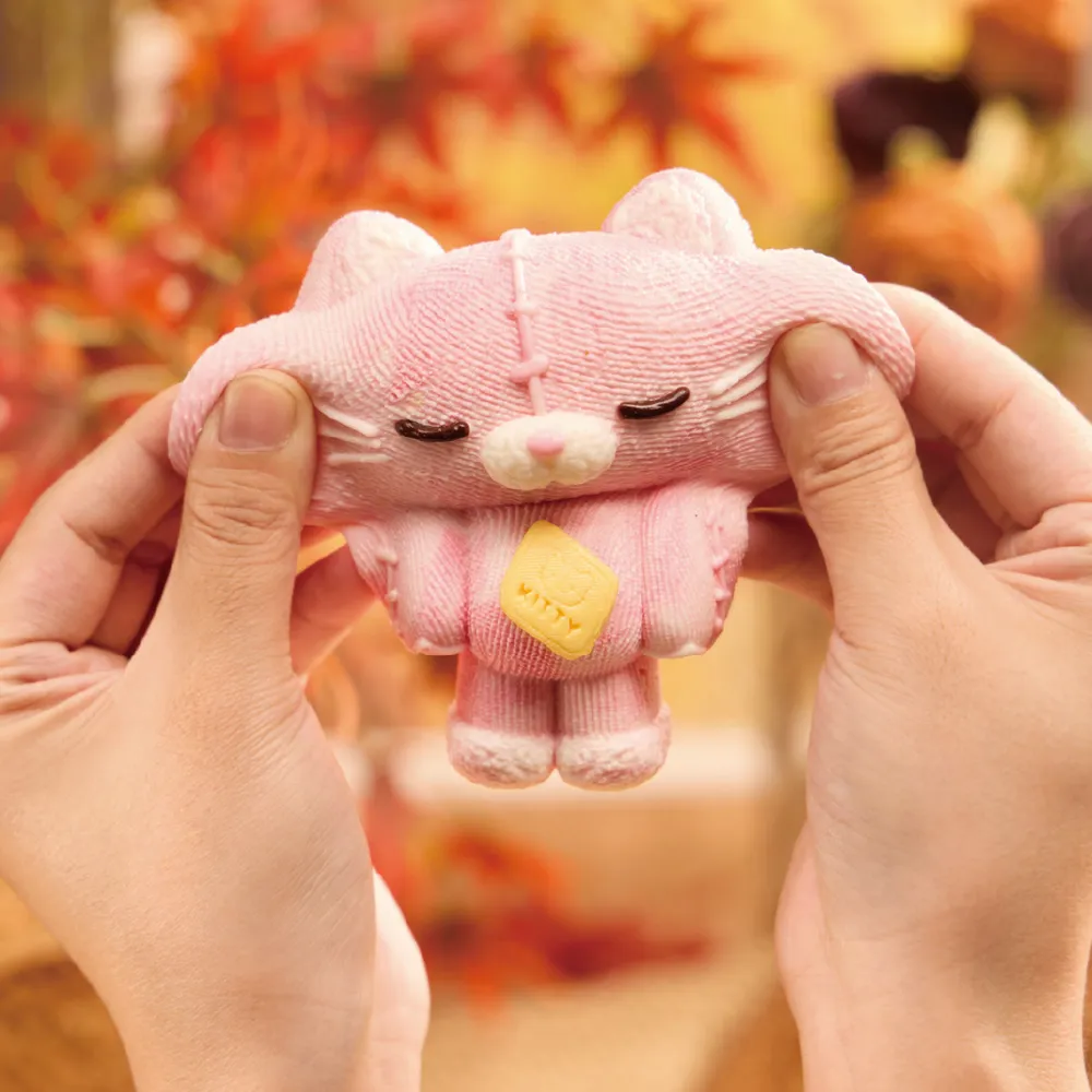 Cozy Knit Blush Kitty Taba Squishy — photo 6