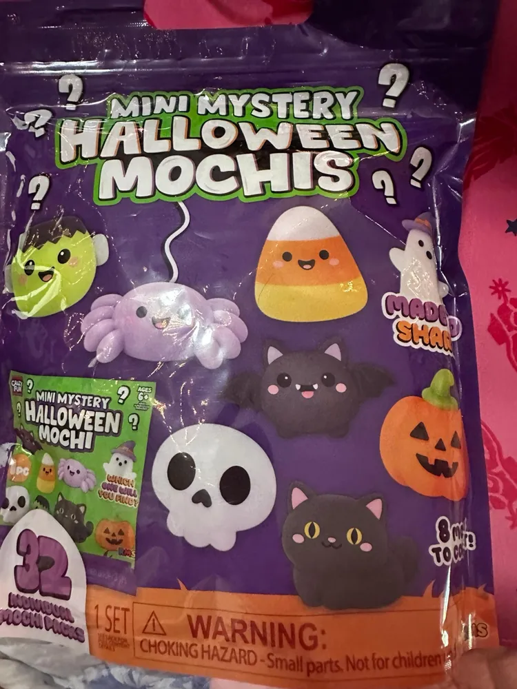 Crazy Fun Mini Mystery Halloween Mochi Squishies 32-Pack