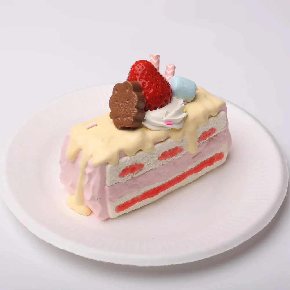 【CT110】Strawberry Roll Cake Squishy Toy — photo 2