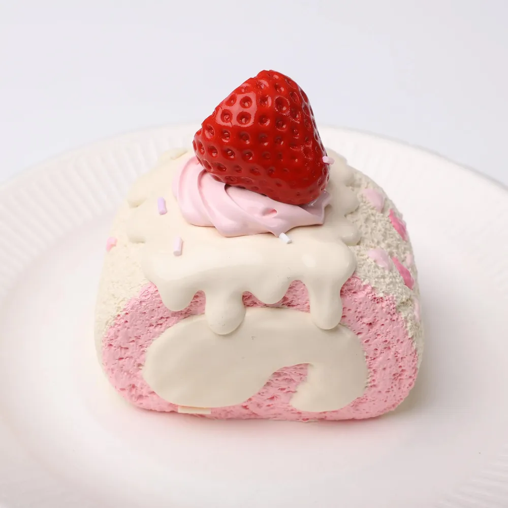 【CT151】Strawberry Swiss Roll Squishy Toy — photo 5