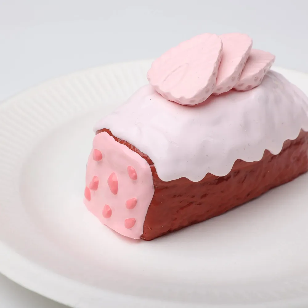 【CT164】Strawberry Pound Cake Squishy Toy — photo 3