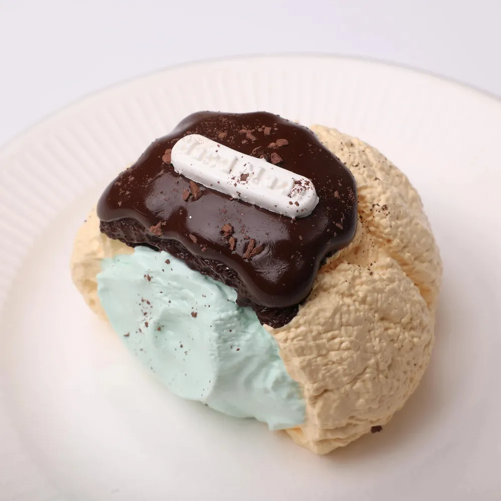 【CT208】Mint Chocolate Sauce Cream Puff Squishy Toy — photo 4