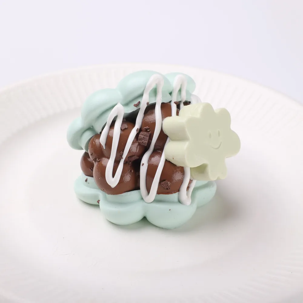 【CT268】Mint Chocolate Macaron Squishy Toy — photo 3