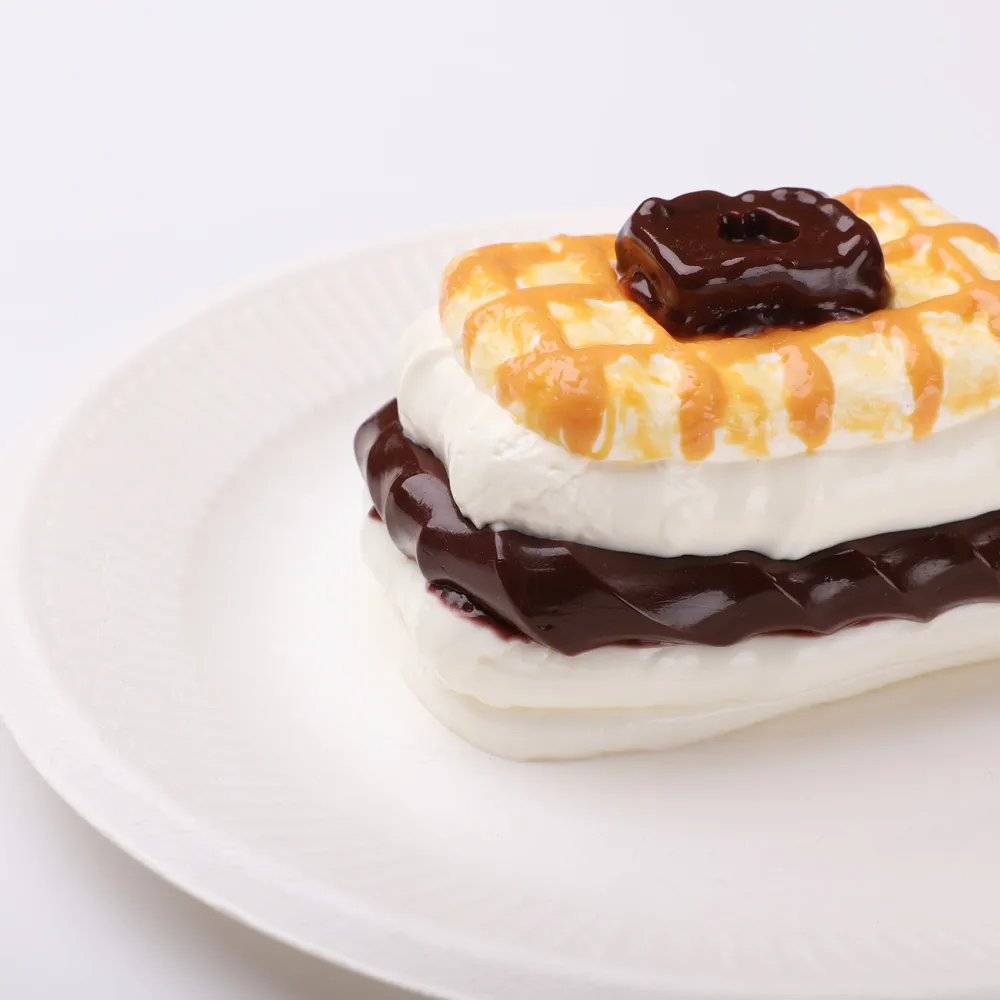 【CT286】Chocolate Filled Waffle Cookie Squishy Toy — photo 3
