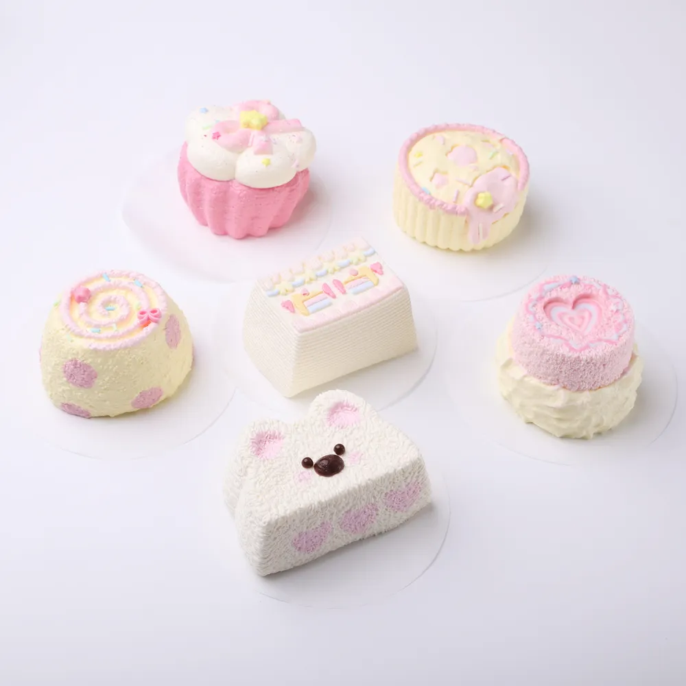 【CT292】Fair Isle Cake Squishy Toy — photo 4