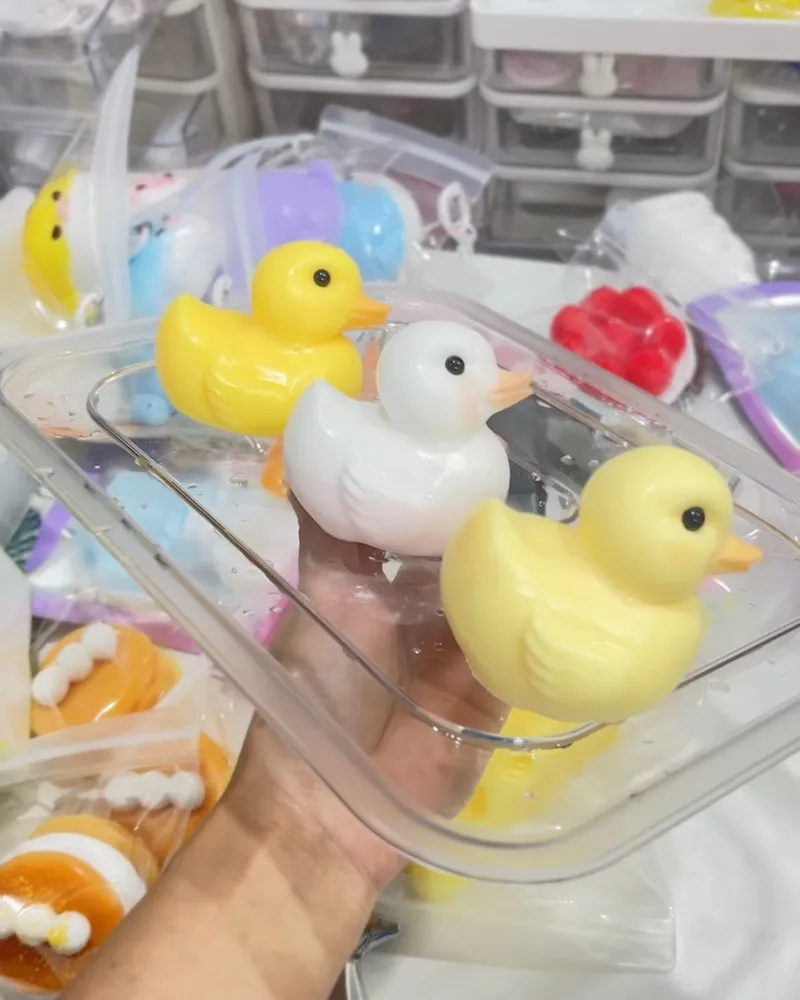Duck Squishy Stress Relief Decompression Toy — photo 2