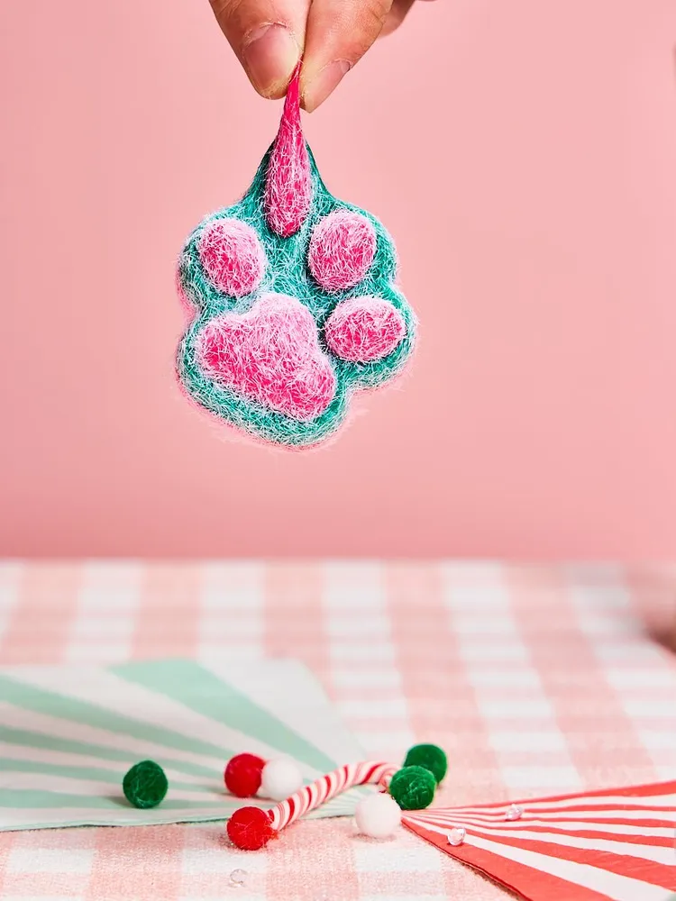 Flocked Christmas Kitten Paw Taba Squishy — photo 6