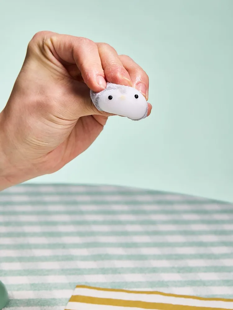 Flocked Mini Penguin Taba Squishy — photo 3