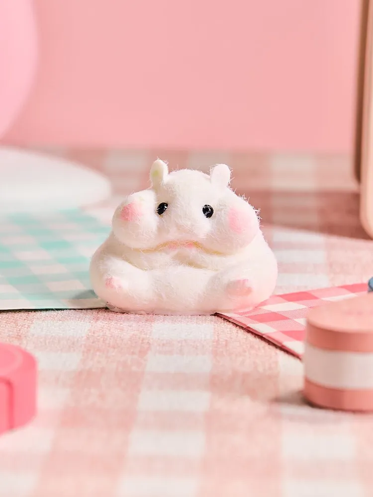 Flocked White Hamster Taba Squishy — photo 5