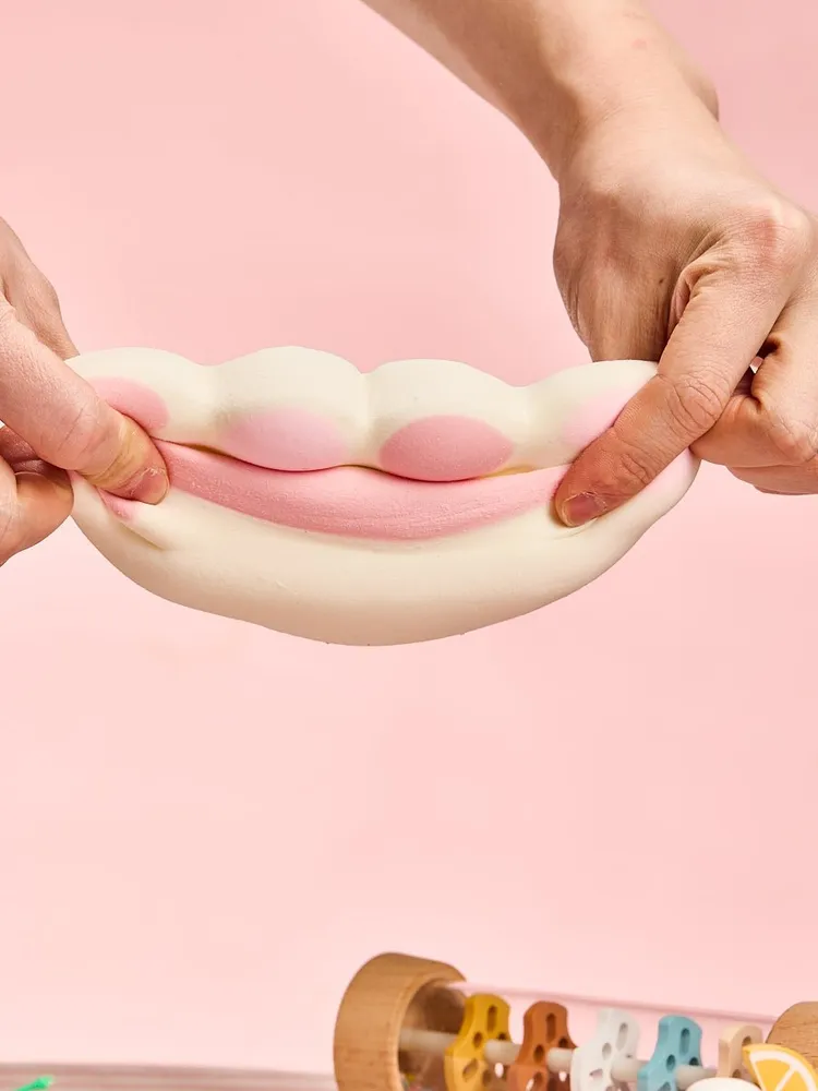 Flocked White-pink Heart Paw Taba Squishy — photo 2