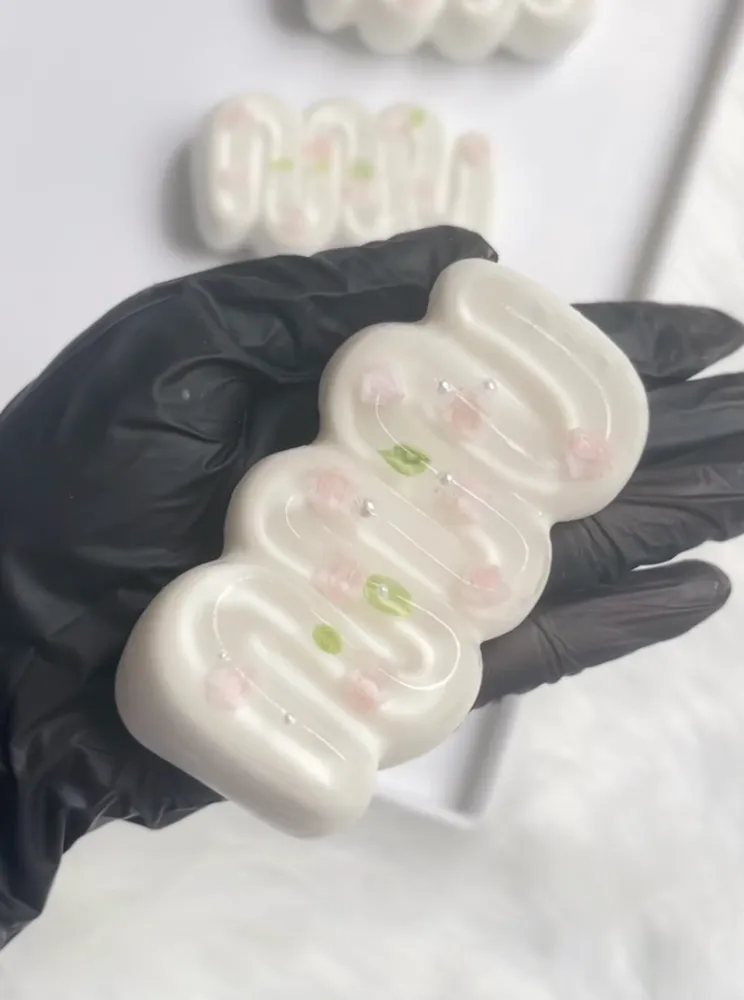 Floral Twirl Cream Squishy Stress Relief Decompression Toy — photo 2