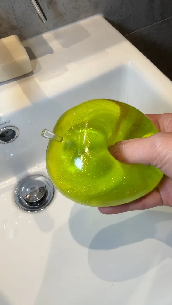 Glittery Apple (Zero bounce-back) Squish Fidget Toy — photo 2