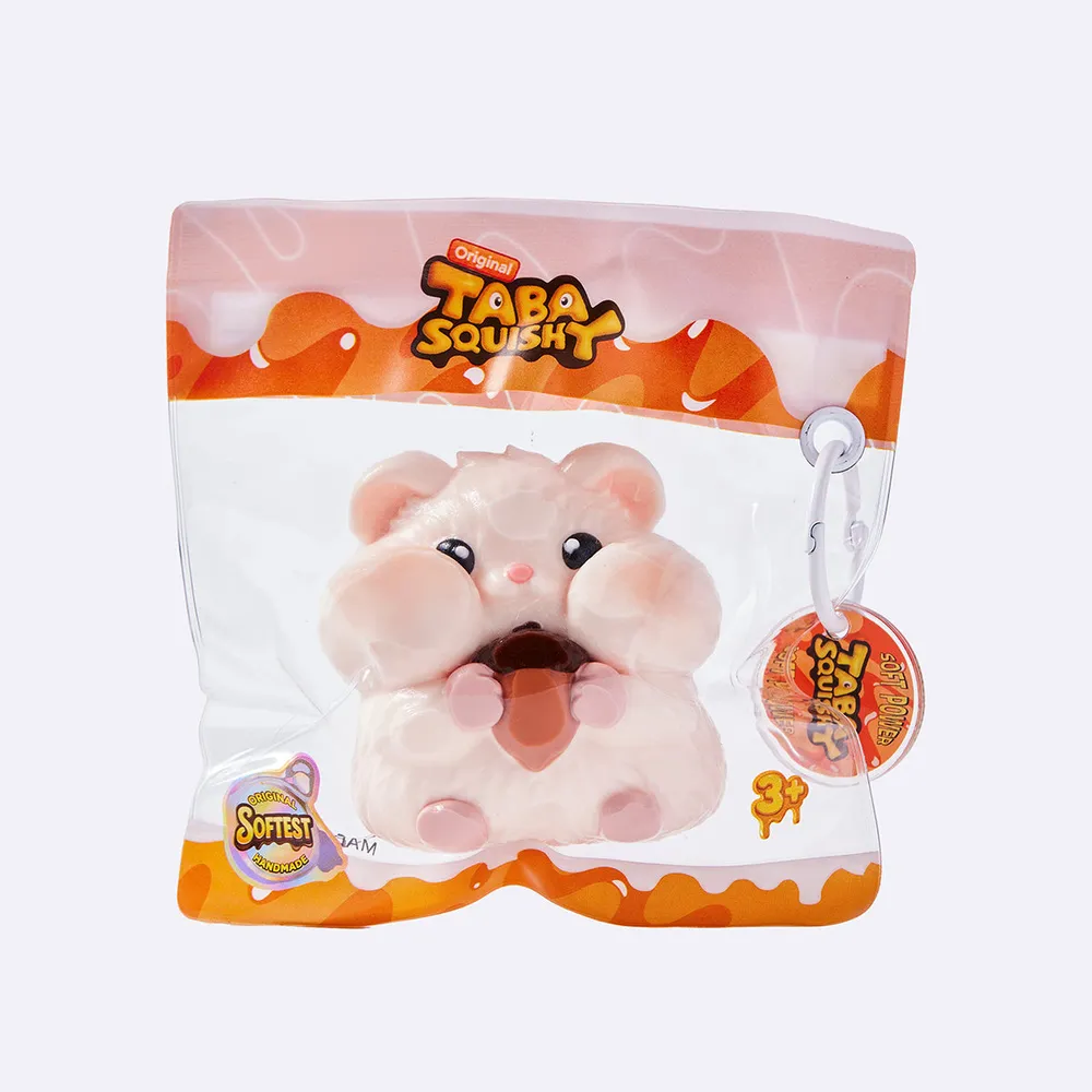 Hamster Holding Aacorn — photo 3