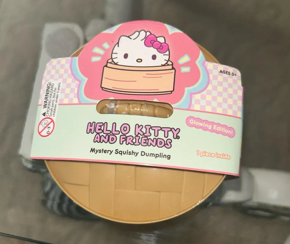 Hello Kitty & Friends Mystery Squishy Dumpling - Glowing Edition