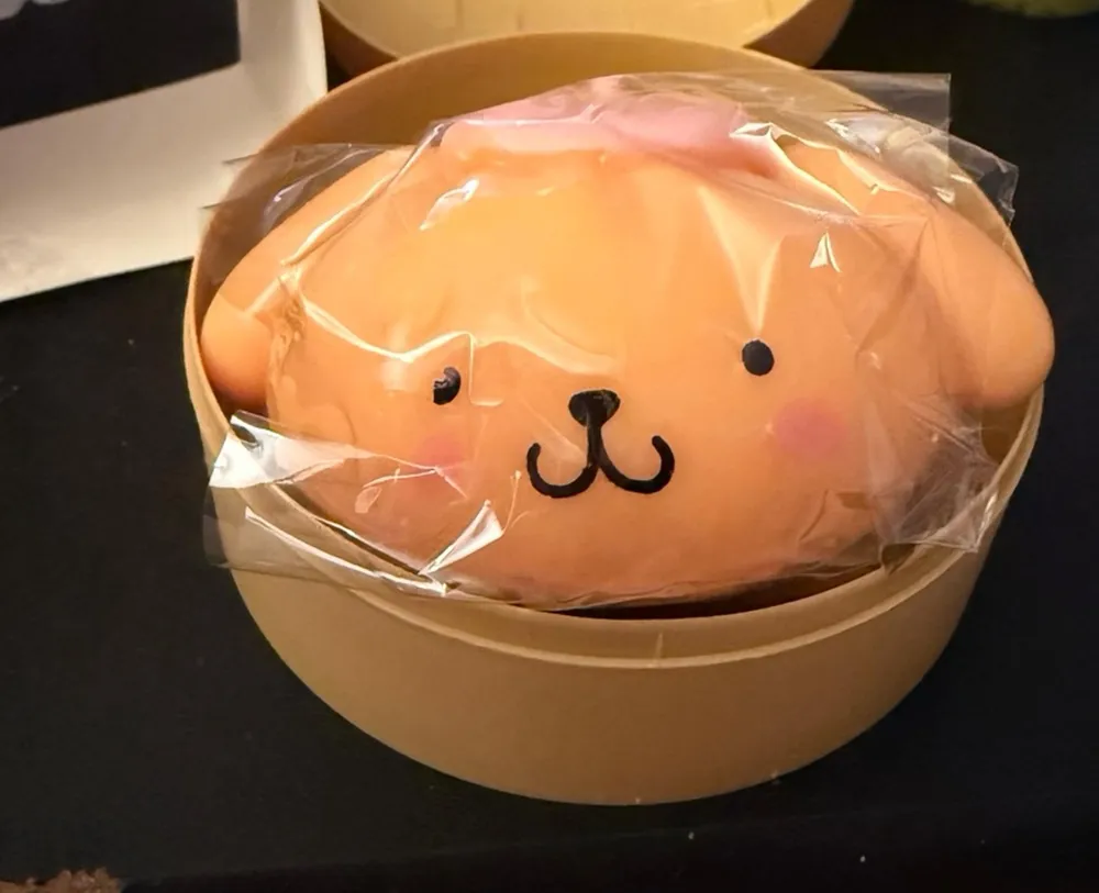 Hello Kitty & Friends Mystery Squishy Dumpling - Glowing Edition — photo 3