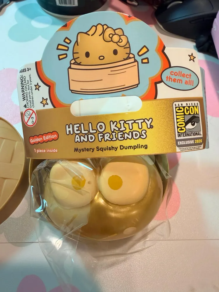 Hello Kitty and Friends Mystery Squishy Dumpling — photo 3