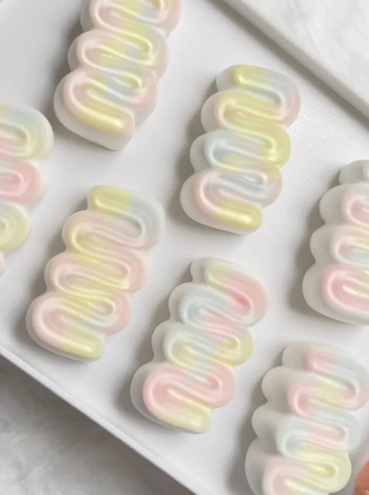 Iridescent Icing Twirl Cream Squishy Stress Relief Decompression Toy — photo 2