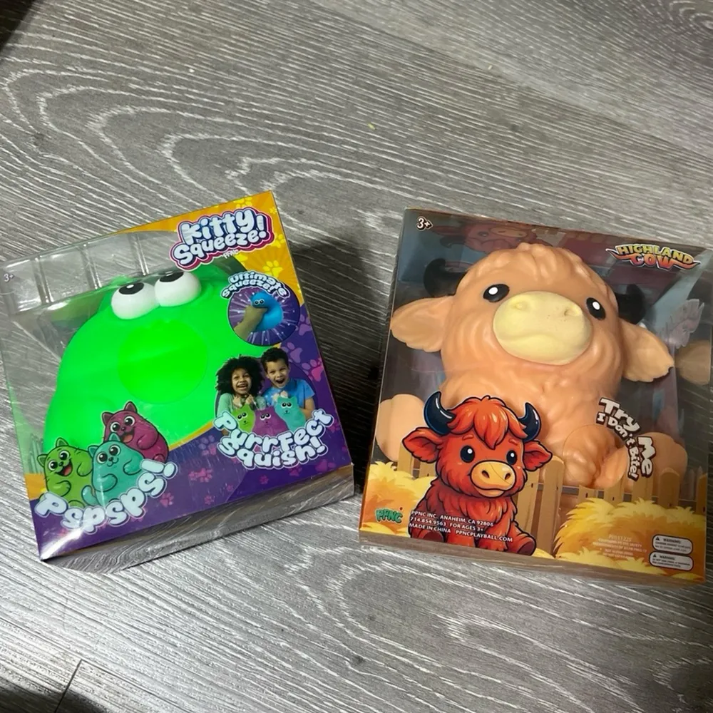Jumbo Highland Cow & Kitty Squishies