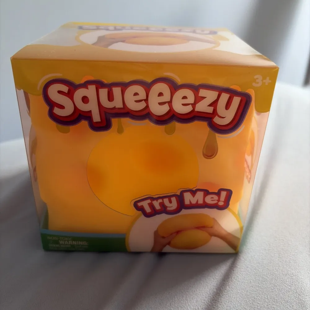 Jumbo Squeeezy Cheese Yellow Squishy — photo 5