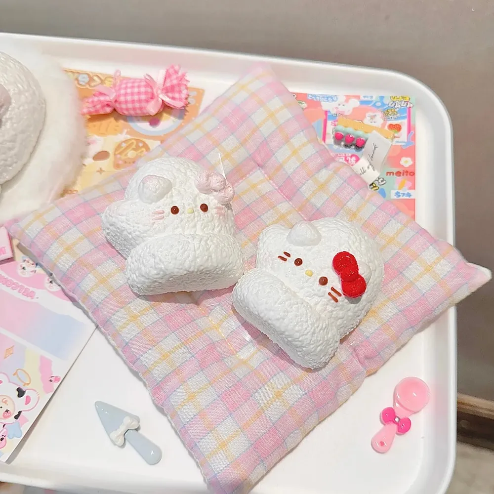 kitty Glove Squishy Stress Relief Decompression Toy — photo 3