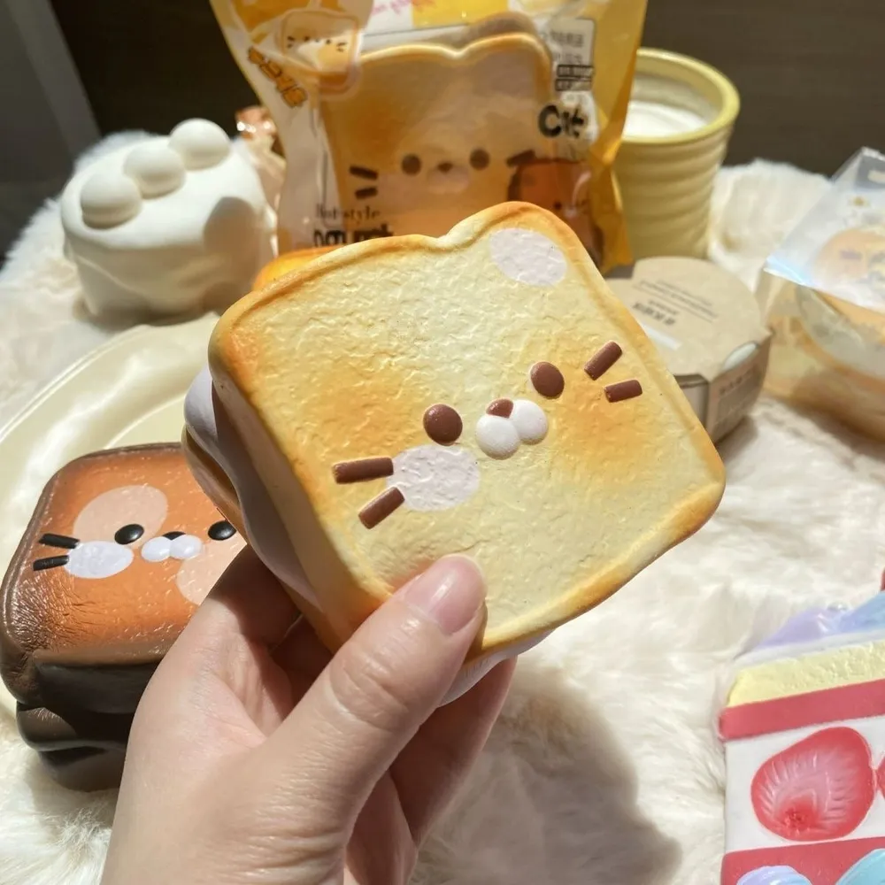Kitty Toast Slow Rising Squishy Stress Relief Decompression Toy — photo 2