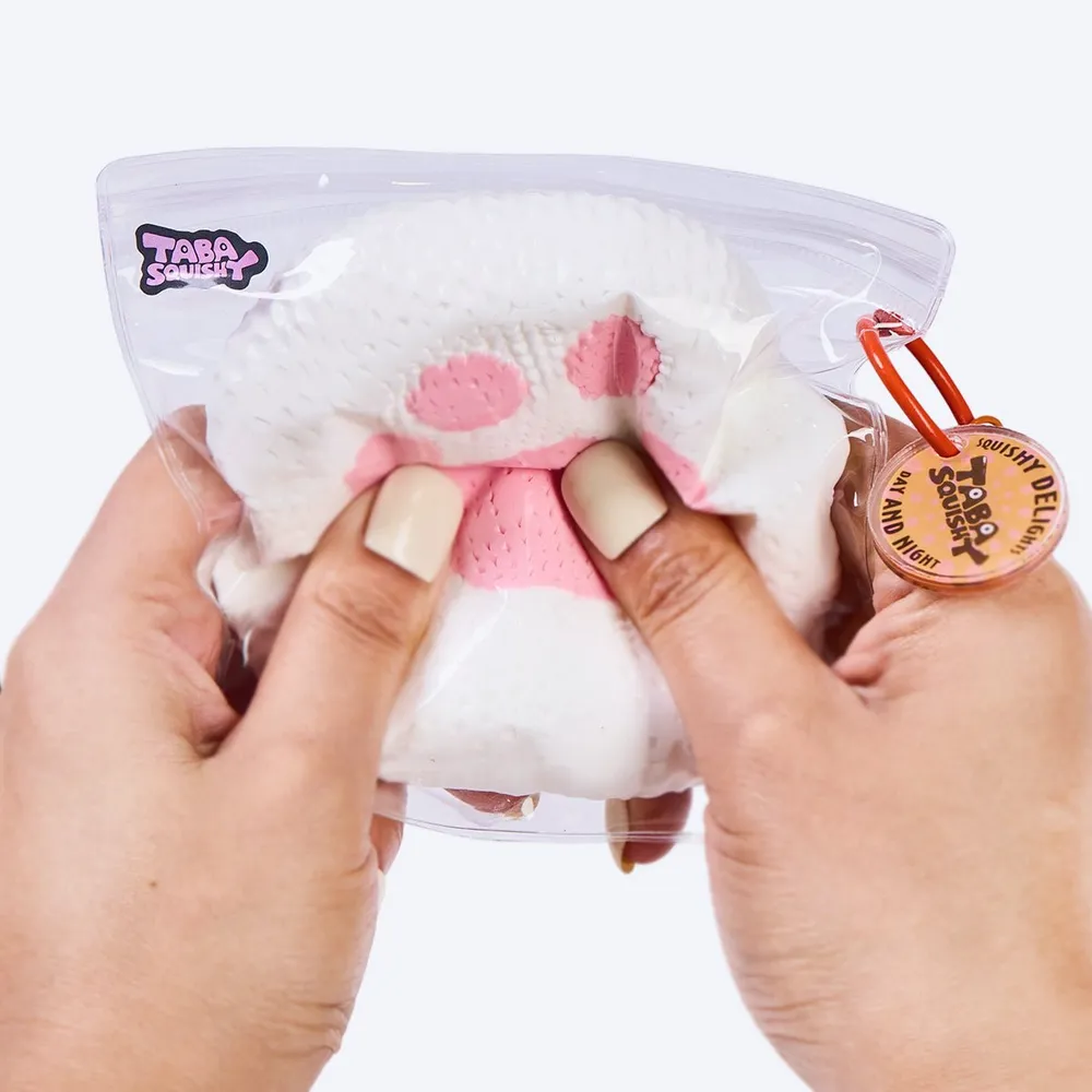 Knitted White-pink Paw Taba Squishy — photo 5