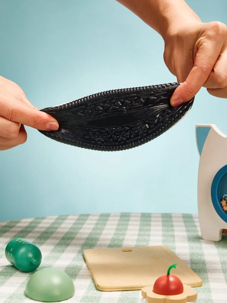 Medium Black-white Cookie Sandwich Taba Squishy — photo 3