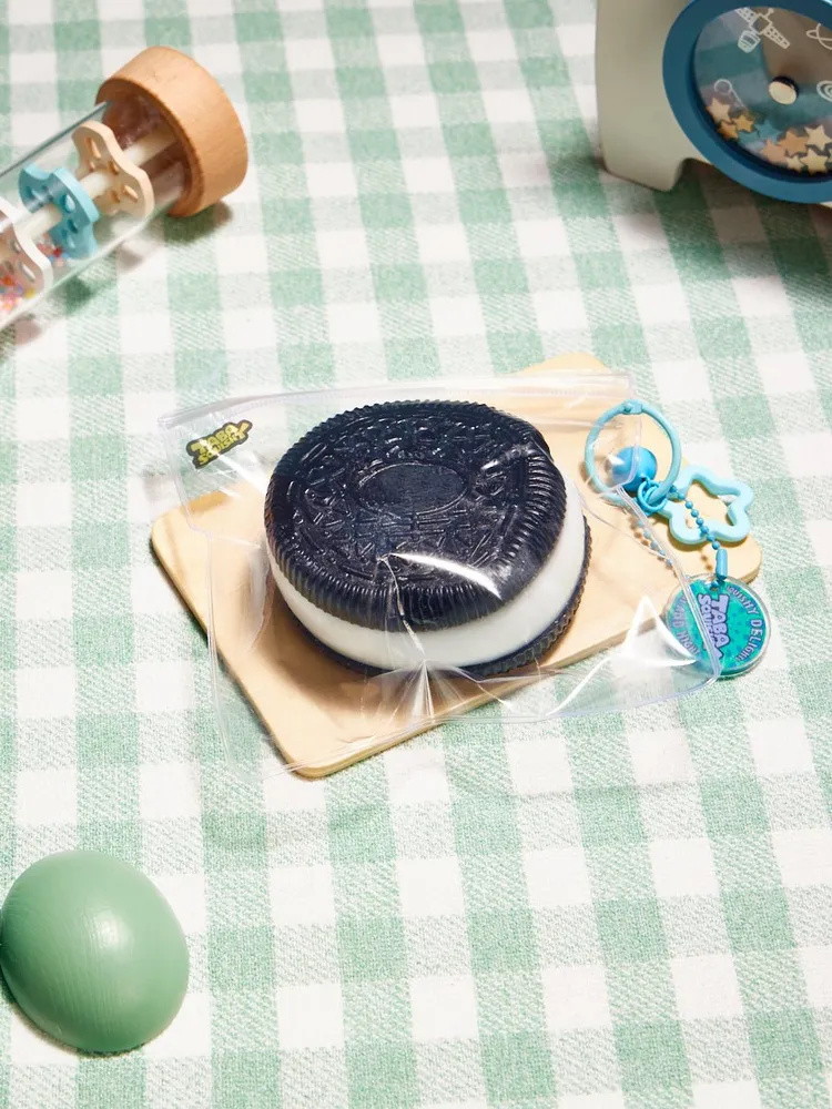 Medium Black-white Cookie Sandwich Taba Squishy — photo 5