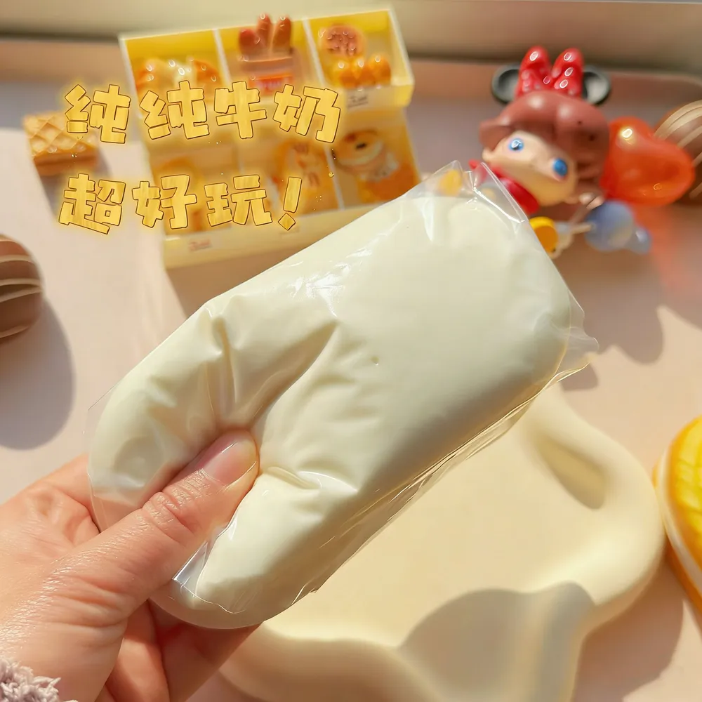 Mellow Cotton Bread Slow Rising Squishy Stress Relief Decompression Toy — photo 3