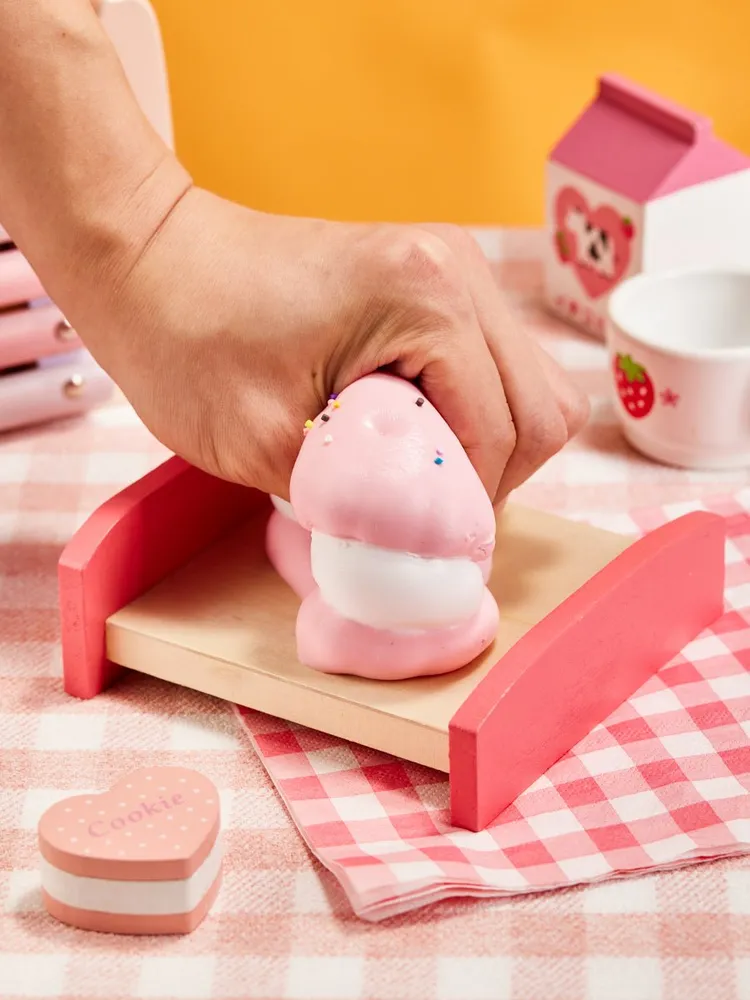 MMs Sandwich Cookie Taba Squishy — photo 3