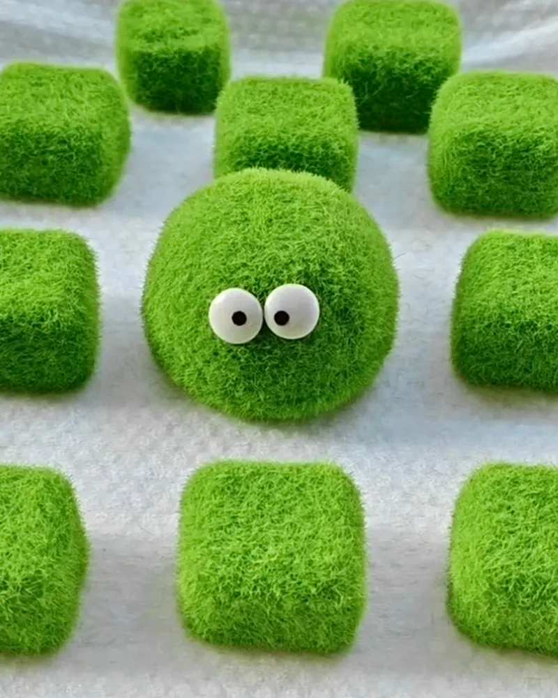 Moss Ball/Cube Relief Decompression Toy
