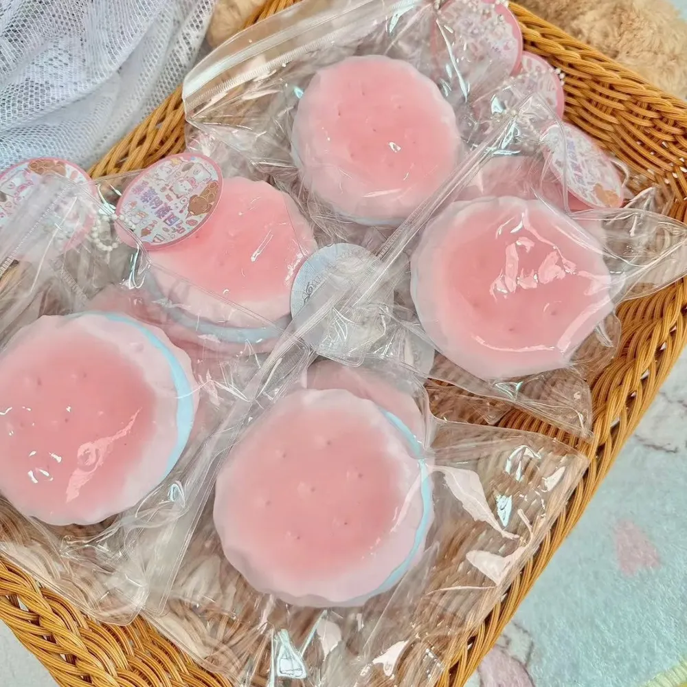 Multi-layered Cookie Squishy Stress Relief Decompression Toy — photo 2