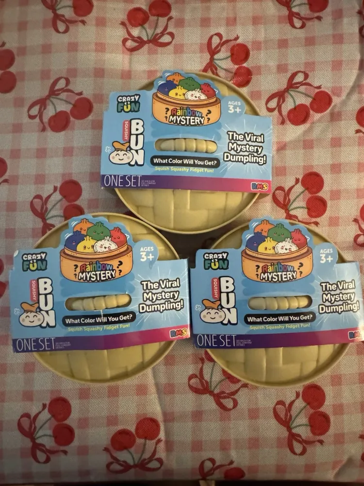 Mystery Dumpling Holographic Squishy — photo 2