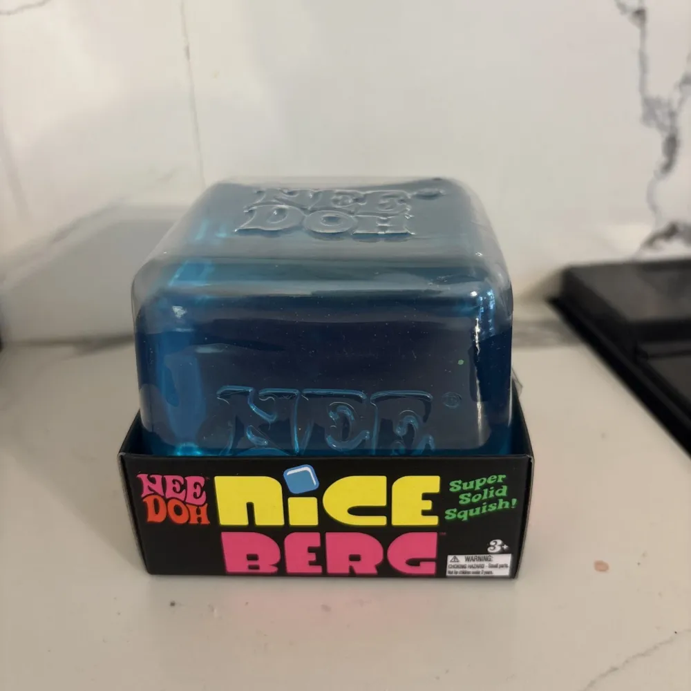 Nee-Doh Nice Berg Blue XL Cube