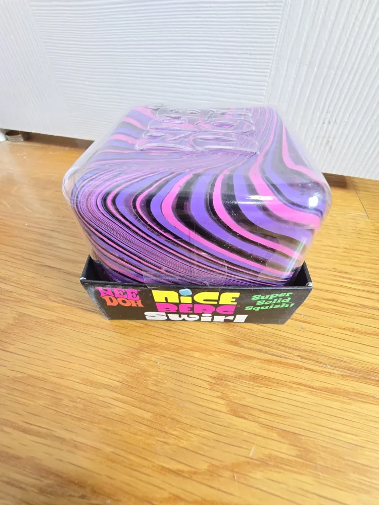 NeeDoh Nice Berg Swirl XL Giant Cube