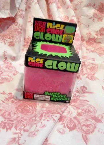 NeeDoh Nice Cube Glow Squishy Fidget Toy Pink — photo 6