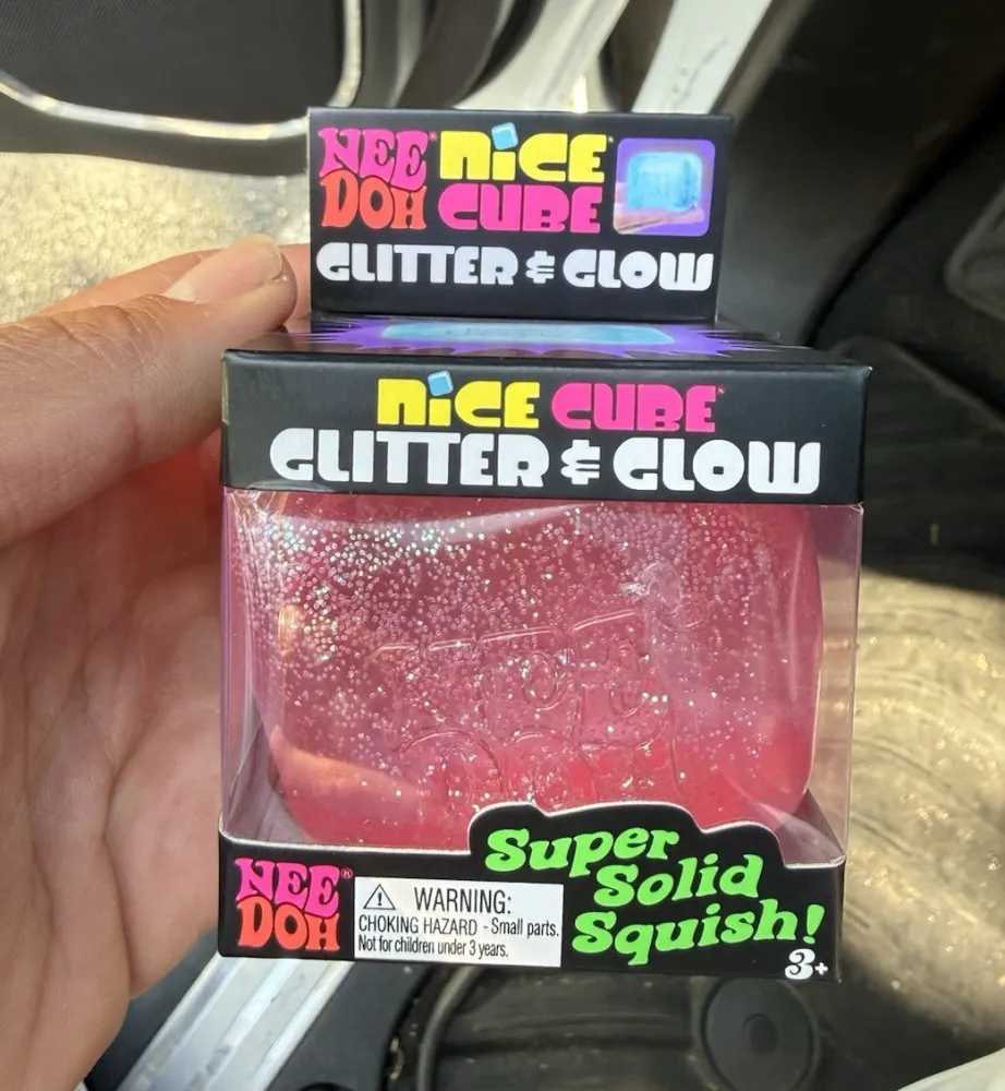 Nice Cube Glow in the Dark Pink
