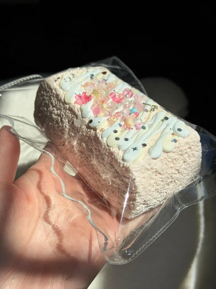 NIENIE Cake-Shaped Taba Squishy