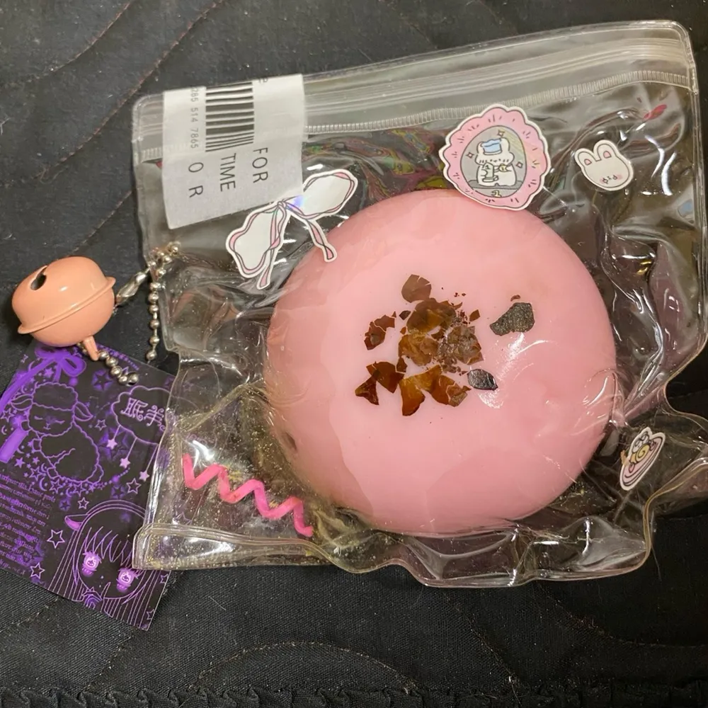 Pink Mochi Bakery Bread Roll Squishy — photo 2