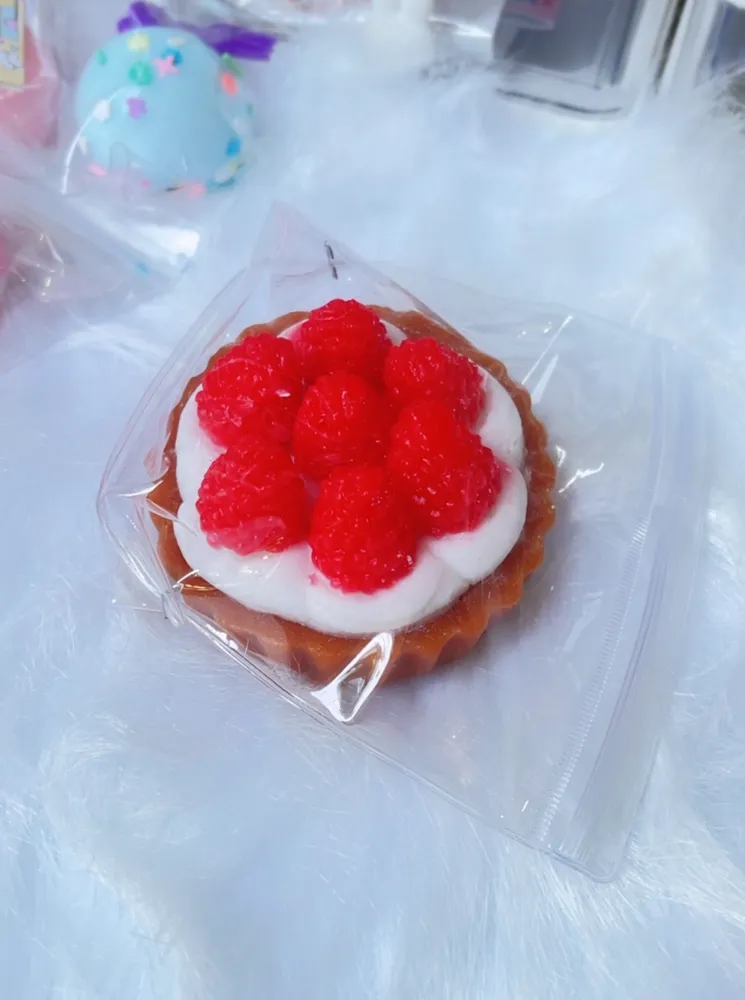 Raspberry Tart Squishy Stress Relief Decompression Toy w/o Flocking — photo 2