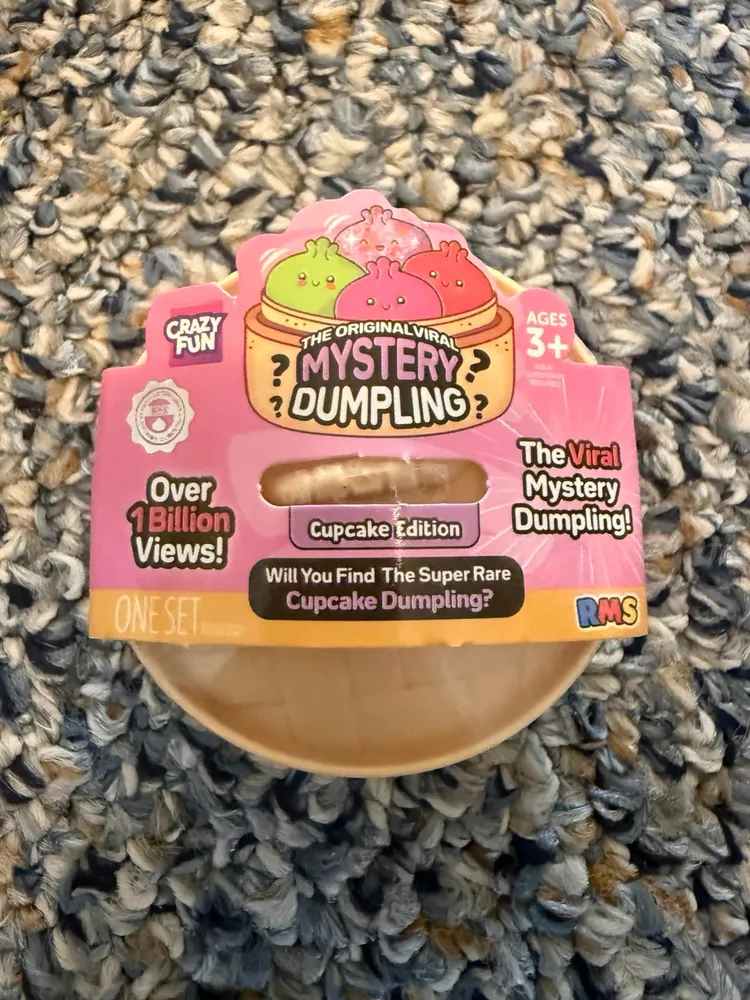 RMS Mystery Dumpling Squishy - Cupcake Edition