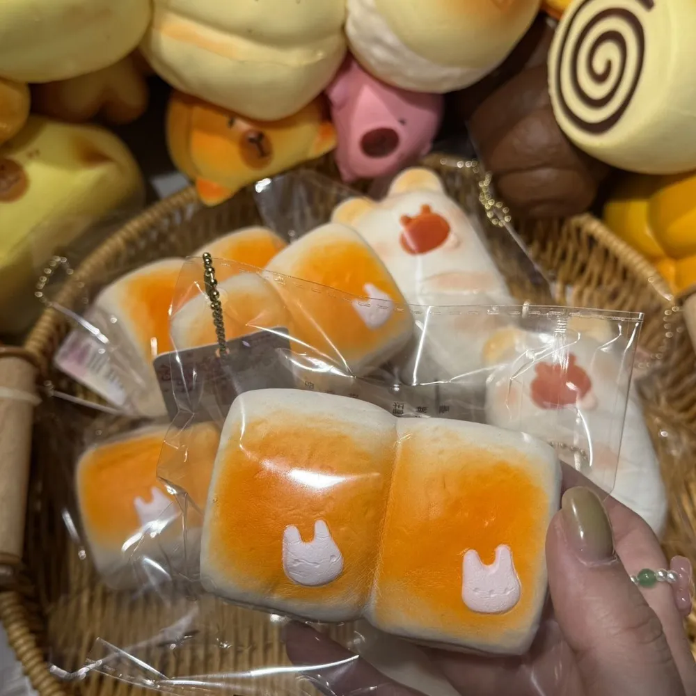 Slow Rising Squishy Stress Relief Decompression Toy — photo 3