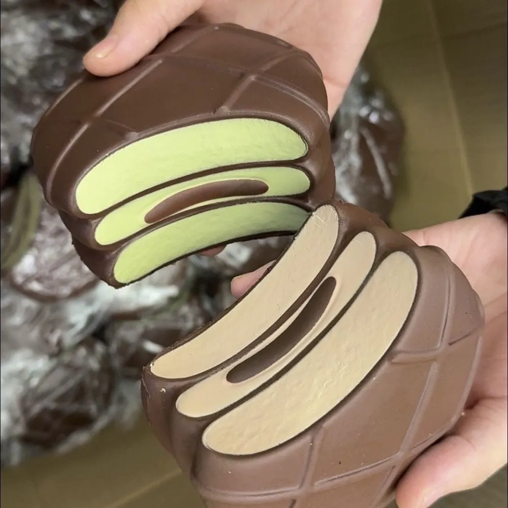 Slow Rising Squishy Stress Relief Decompression Toy — photo 3