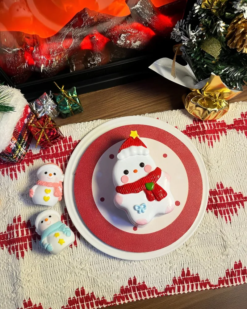 Snow Man Squishy Stress Relief Decompression Toy with Coconut Flakes — photo 2