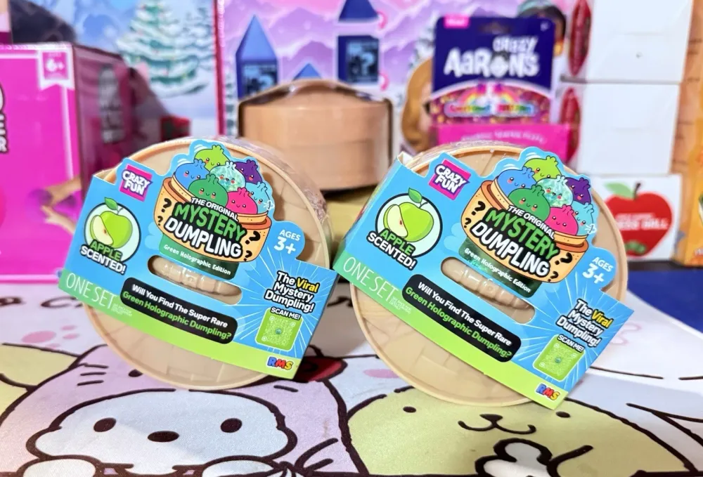 Squishy Bun The Original Mystery Dumpling-Green Holographic Dumpling Edition Blind Box — photo 5