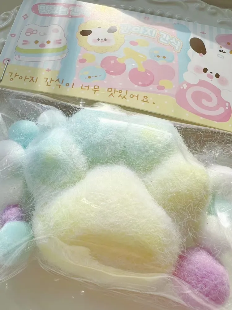 Squishy Contrast Colour Kitty Paw Stress Relief Decompression Toy w/ Flocking — photo 4