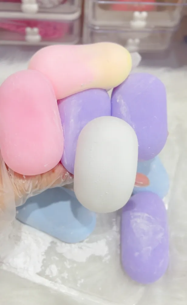 Squishy Rice Mochi Stress Relief Decompression Toy w/ Powder