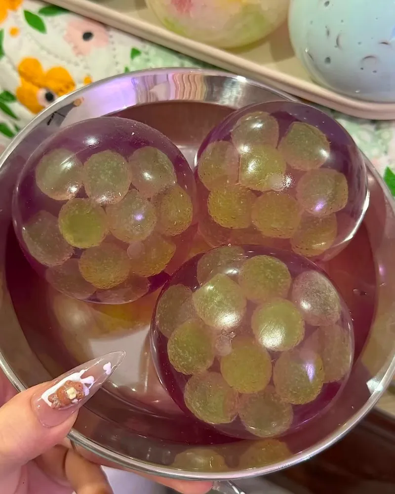 Stress Ball Grapes Squishy Stress Relief Decompression Toy — photo 2
