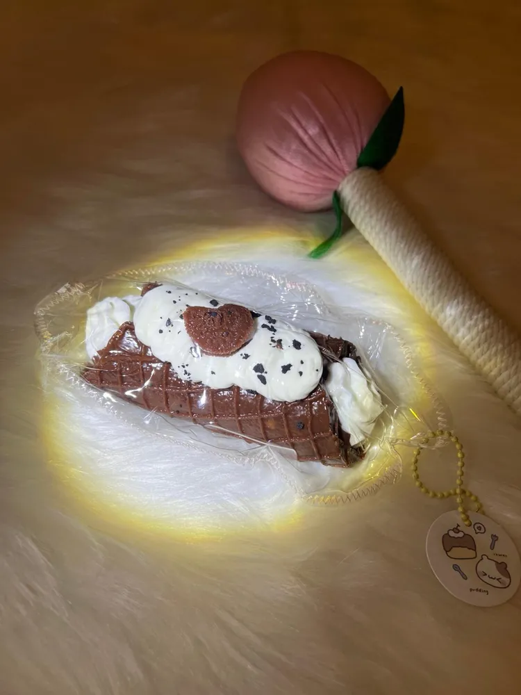 Taba Oreo Cream Egg Roll Squishy